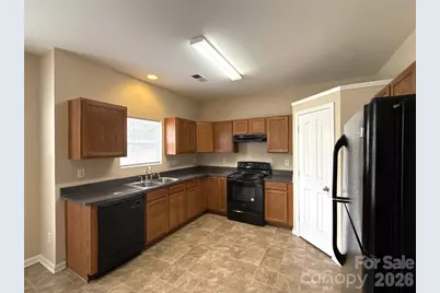 13802 Plowdon Court, Charlotte, NC 28215 - Photo 7