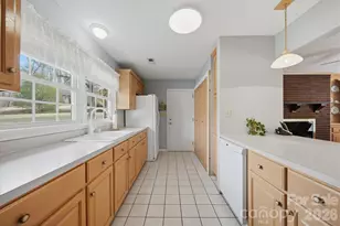 406 Wedgewood Pl SW, Lenoir, NC 28645 - Photo 9