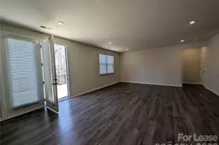 3340 Blf Hl Ln, Charlotte, NC 28215 - Photo 9