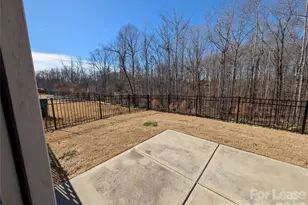 3340 Blf Hl Ln, Charlotte, NC 28215 - Photo 37