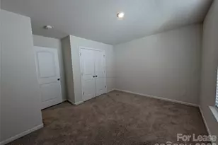 3340 Blf Hl Ln, Charlotte, NC 28215 - Photo 23