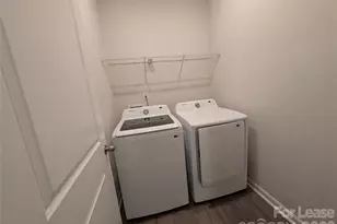 3340 Blf Hl Ln, Charlotte, NC 28215 - Photo 35