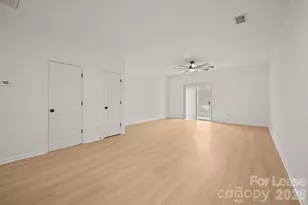 2270 Winthrop Chase Dr, Charlotte, NC 28212 - Photo 5