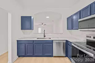 2270 Winthrop Chase Dr, Charlotte, NC 28212 - Photo 11