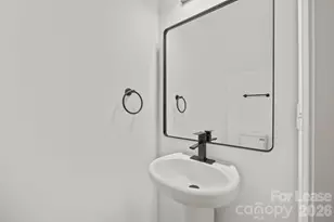 2270 Winthrop Chase Dr, Charlotte, NC 28212 - Photo 15