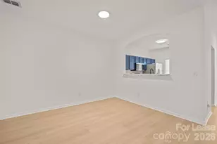 2270 Winthrop Chase Dr, Charlotte, NC 28212 - Photo 3