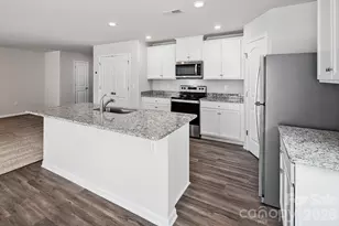 3423 Robindale Dr, Winston Salem, NC 27107 - Photo 3