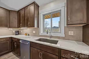 19 Dunsmore Ave, Black Mountain, NC 28711 - Photo 17