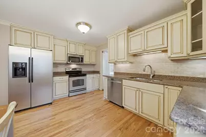 1347 10th Street Drive NW, Hickory, NC 28601 - Photo 9