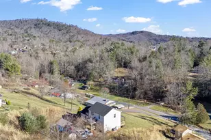 221 Creed Pittman Rd, Spruce Pine, NC 28777 - Photo 25
