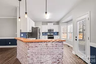 2208 Charles Towne Ct, Kannapolis, NC 28083 - Photo 9