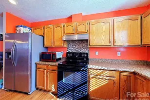 7333 Rosehall Dr, Charlotte, NC 28227 - Photo 3