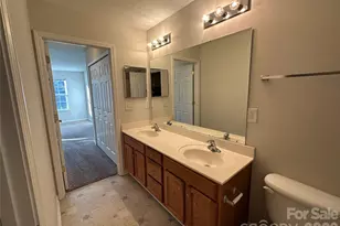 5227 Magnolia Tree Ln, Charlotte, NC 28215 - Photo 13