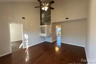 5227 Magnolia Tree Ln, Charlotte, NC 28215 - Photo 5