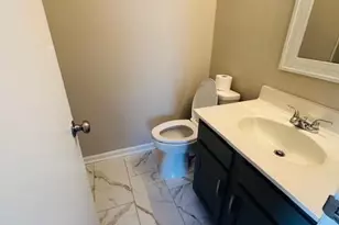 6137 Meadow Rose Ln, Charlotte, NC 28215 - Photo 11