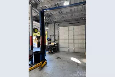 527 E Mills Street, Columbus, NC 28722 - Photo 3