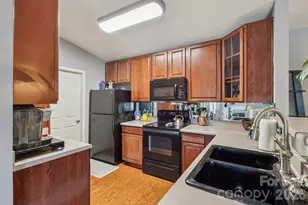 10742 Hill Point Ct, Charlotte, NC 28262 - Photo 7