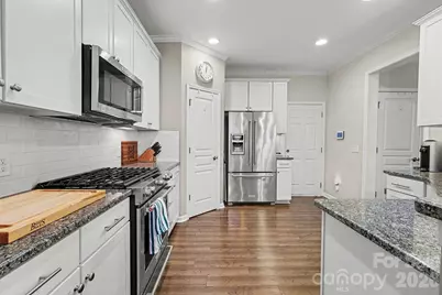 2542 Royal York Avenue, Charlotte, NC 28210 - Photo 17