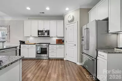 2542 Royal York Avenue, Charlotte, NC 28210 - Photo 15