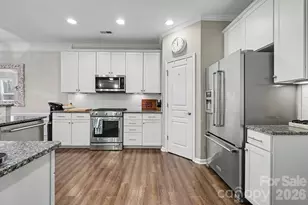 2542 Royal York Ave, Charlotte, NC 28210 - Photo 15