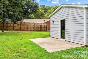 2717 Dora Dr, Charlotte, NC 28215 - Photo 9