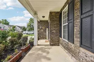 3351 Streamside Dr, Kannapolis, NC 28036 - Photo 3