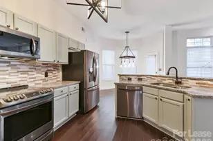 6820 Charter Hills Rd, Charlotte, NC 28277 - Photo 3