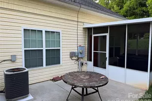 2026 Talbot Ln, Hickory, NC 28602 - Photo 33