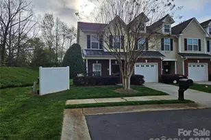 2026 Talbot Ln, Hickory, NC 28602 - Photo 3