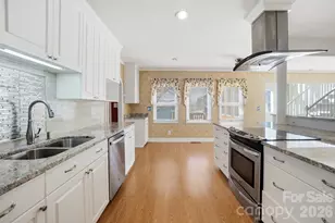 18409 St Charles Ln, Charlotte, NC 28278 - Photo 7