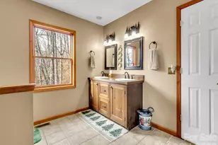 371 Falcon Ridge Dr, Waynesville, NC 28786 - Photo 17