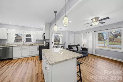 439 Hillcrest Drive, Statesville, NC 28677 - Photo 5