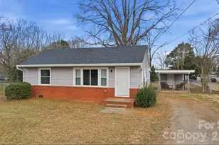 439 Hillcrest Dr, Statesville, NC 28677 - Photo 1