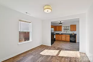 1202 Pinehaven Ct, Charlotte, NC 28215 - Photo 9