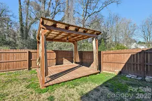 1202 Pinehaven Ct, Charlotte, NC 28215 - Photo 37