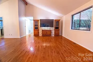 120 Breckenridge Ct, Hendersonville, NC 28739 - Photo 7