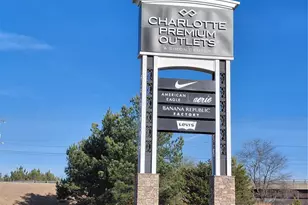 10910 Elm Bend Dr, Charlotte, NC 28273 - Photo 3