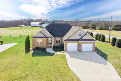 884 Clear Creek Circle, Lincolnton, NC 28092 - Photo 1