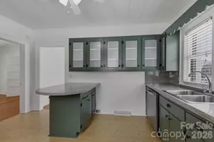 112 Myrtle St, Morganton, NC 28655 - Photo 5