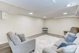 216 Castleton Ln, Hendersonville, NC 28791 - Photo 15