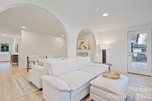 911 E Woodlawn Rd, Charlotte, NC 28209 - Photo 23