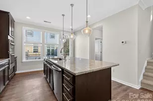 332 Hastings Run Dr, Charlotte, NC 28211 - Photo 9