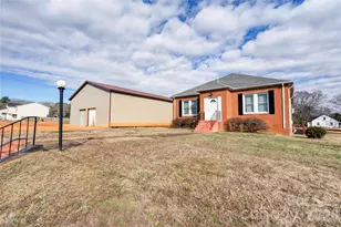 215 Morton St, Shelby, NC 28152 - Photo 3