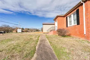 215 Morton St, Shelby, NC 28152 - Photo 5