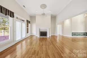 211 Harbor Ridge Dr, Statesville, NC 28677 - Photo 9