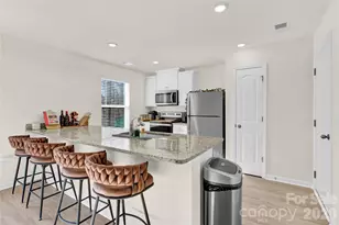 6036 Lowe Ln, Charlotte, NC 28214 - Photo 5