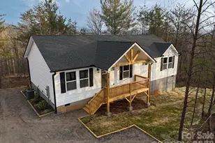 124 Fairfield Ln, Marion, NC 28752 - Photo 3