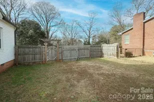 1609 Forsythia Cir, Charlotte, NC 28208 - Photo 27