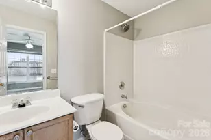 1430 Braveheart Ln, Charlotte, NC 28216 - Photo 17