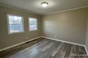 323 N Flint St, Lincolnton, NC 28092 - Photo 7